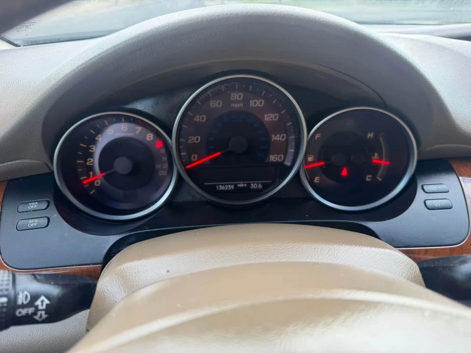 2005 Acura RL 2nd Gen - Image 9 of 10