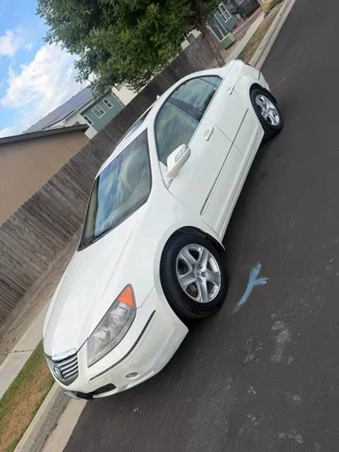 2005 Acura RL 2nd Gen - Image 2 of 10
