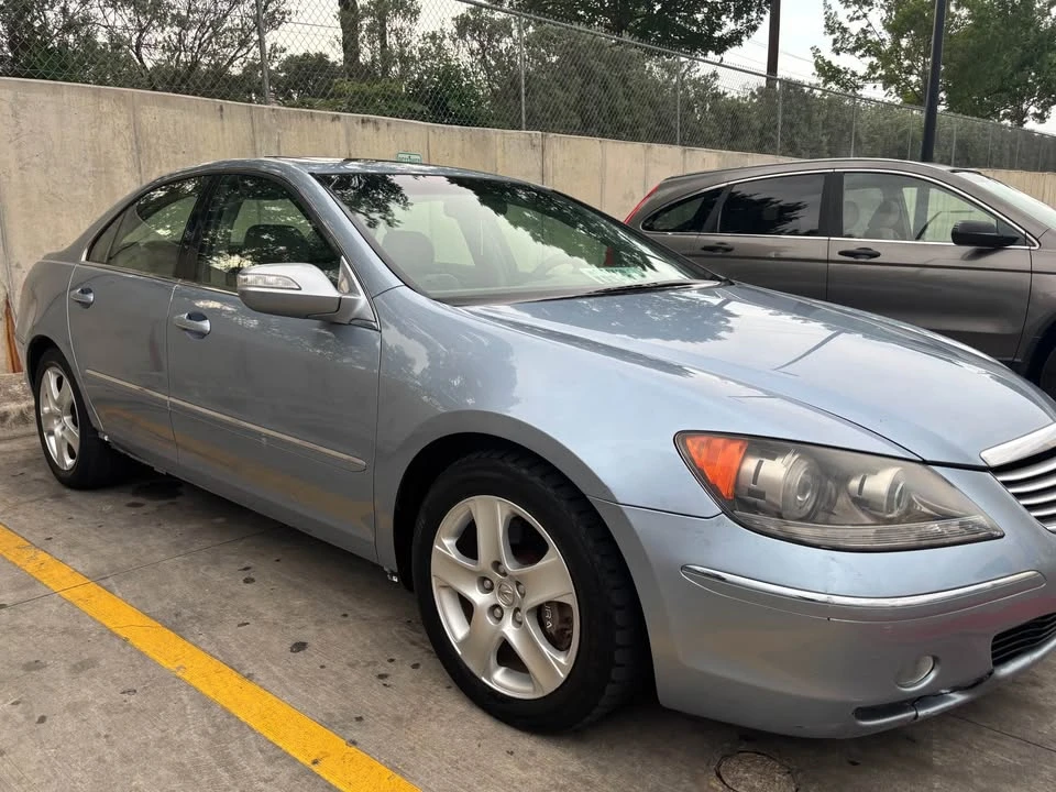 2005 Acura RL 2nd Gen - Image 2 of 20