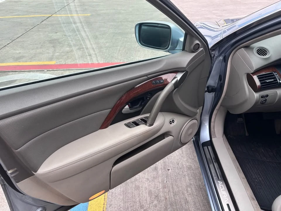 2005 Acura RL 2nd Gen - Image 16 of 20