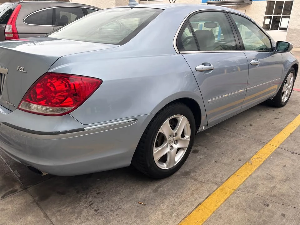 2005 Acura RL 2nd Gen - Image 3 of 20