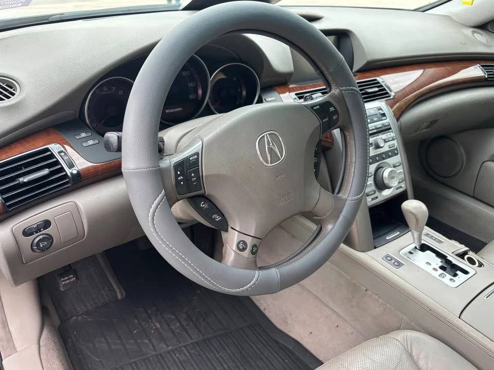 2005 Acura RL 2nd Gen - Image 17 of 20