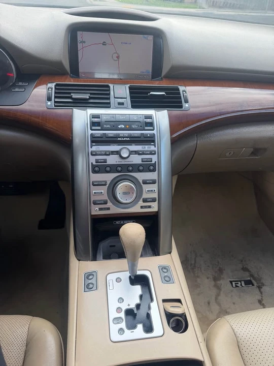 2005 Acura RL 2nd Gen - Image 10 of 10
