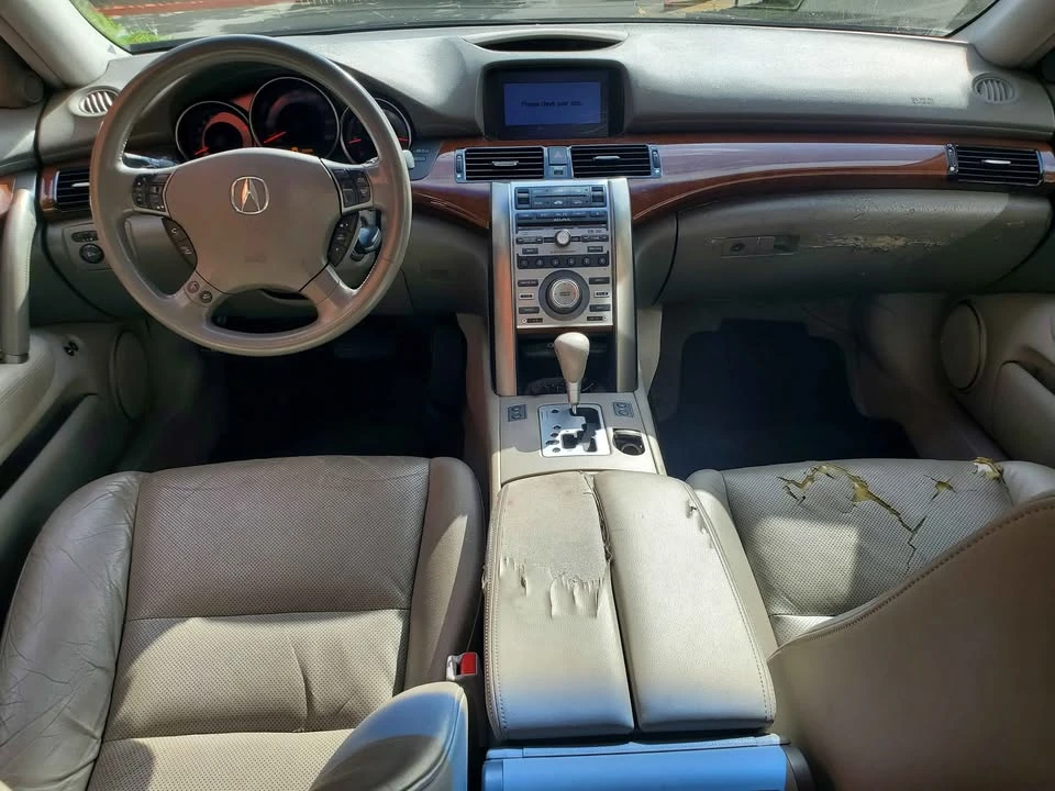 2005 Acura RL 2nd Gen - Image 8 of 12