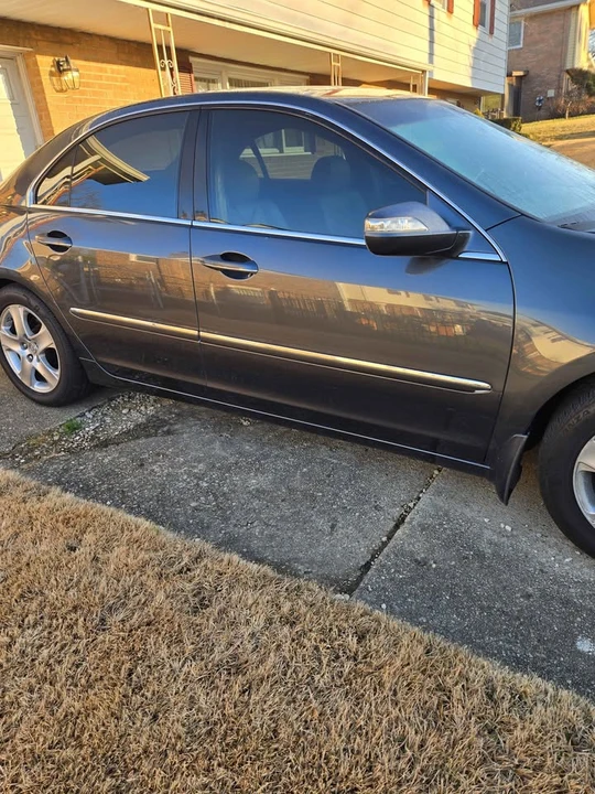 2005 Acura RL 2nd Gen - Image 7 of 8