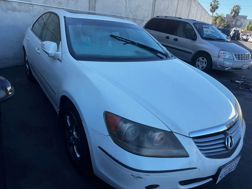 2005 Acura RL 2nd Gen - Image 8 of 11