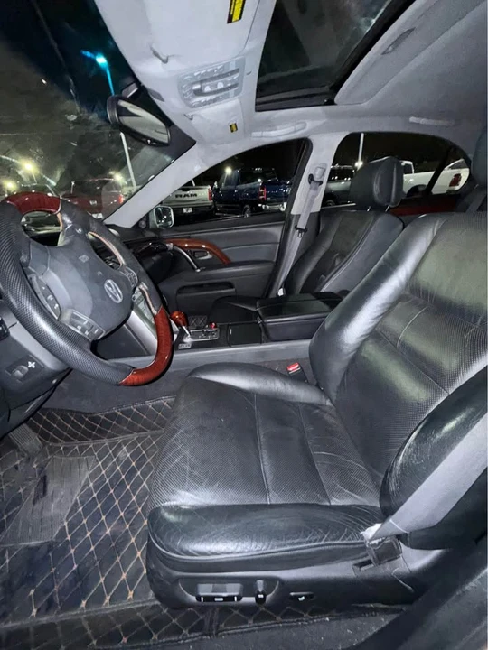 2005 Acura RL 2nd Gen - Image 10 of 16