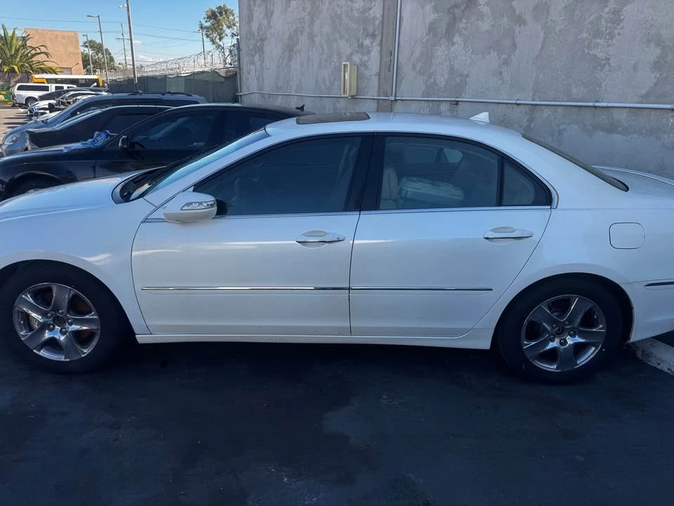 2005 Acura RL 2nd Gen - Image 3 of 11