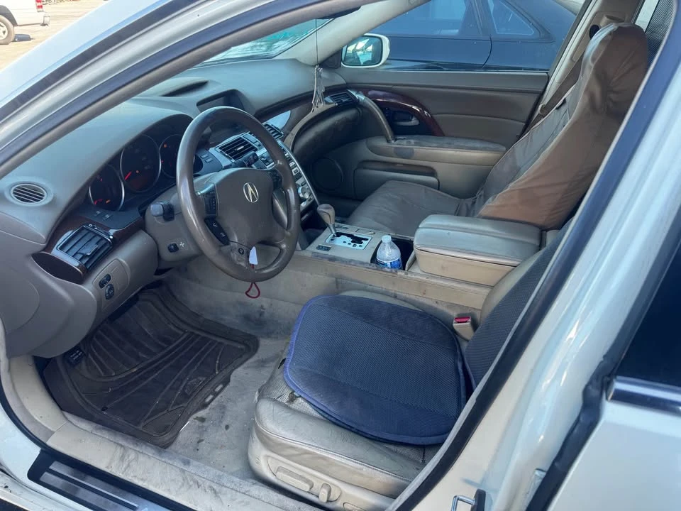 2005 Acura RL 2nd Gen - Image 9 of 11