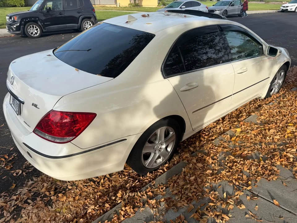 2005 Acura RL 2nd Gen - Image 4 of 5