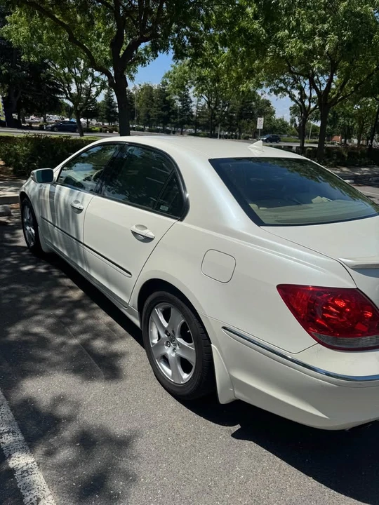 2005 Acura RL 2nd Gen - Image 5 of 12