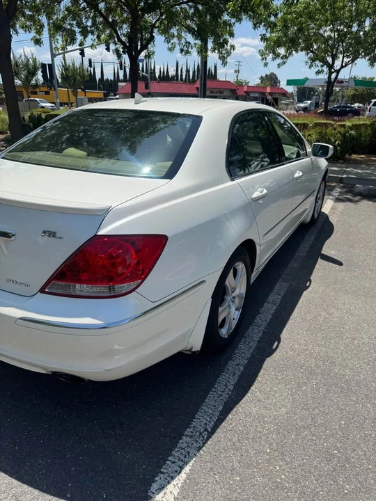 2005 Acura RL 2nd Gen - Image 3 of 12