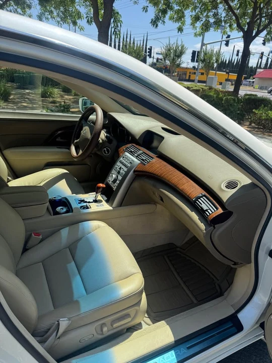 2005 Acura RL 2nd Gen - Image 10 of 12