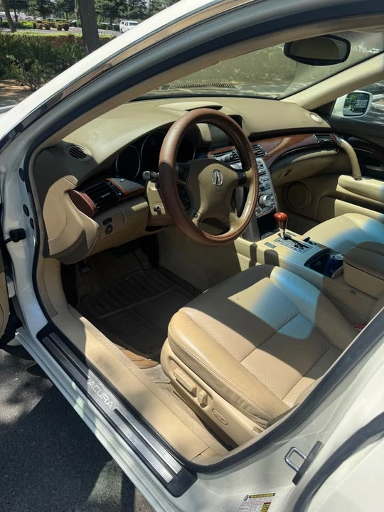 2005 Acura RL 2nd Gen - Image 11 of 12