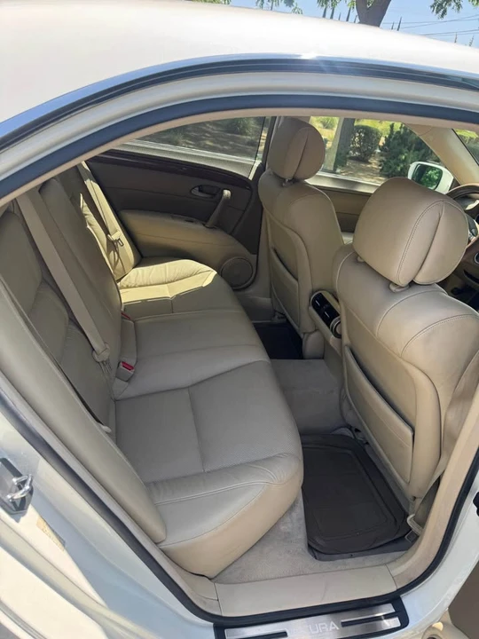 2005 Acura RL 2nd Gen - Image 8 of 12