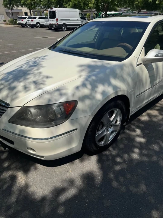 2005 Acura RL 2nd Gen - Image 2 of 12