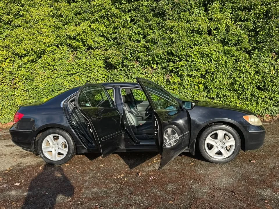 2005 Acura RL 2nd Gen - Image 7 of 20