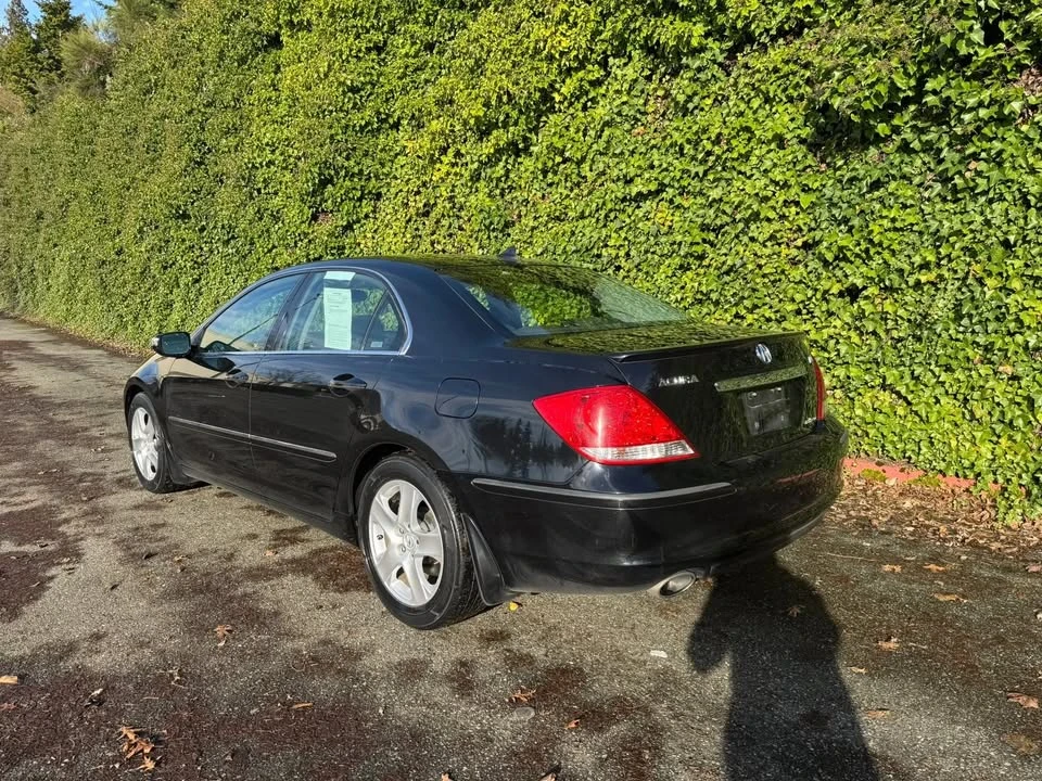 2005 Acura RL 2nd Gen - Image 4 of 20