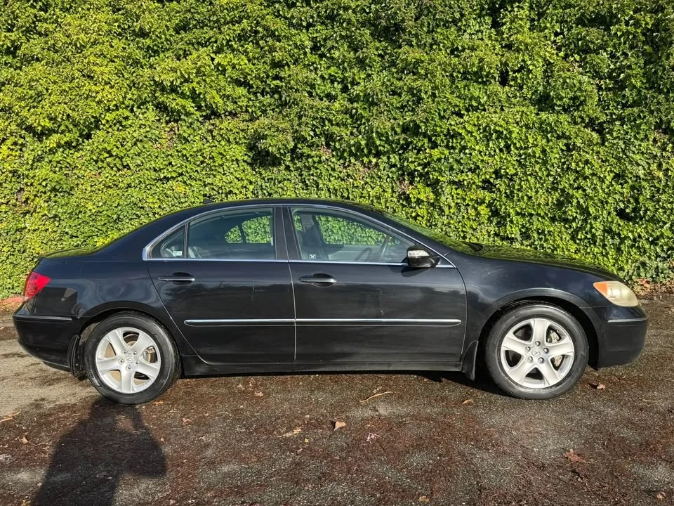 2005 Acura RL 2nd Gen - Image 5 of 20