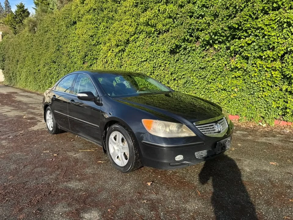 2005 Acura RL 2nd Gen - Image 2 of 20