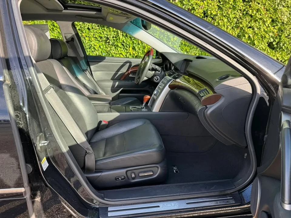 2005 Acura RL 2nd Gen - Image 16 of 20