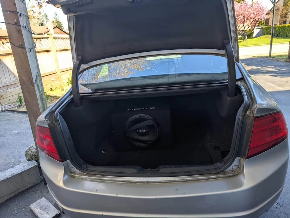 2005 Acura TL 3rd Gen - Image 4 of 10