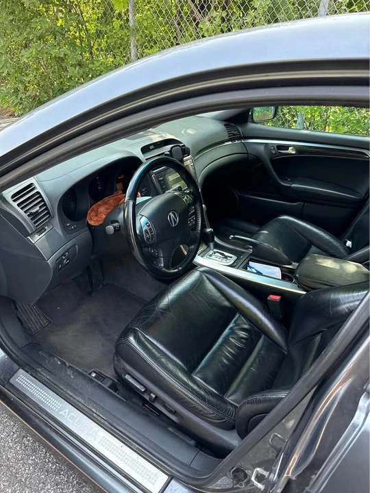 2005 Acura TL 3rd Gen - Image 2 of 10