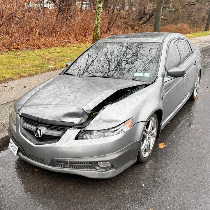 2005 Acura TL 3rd Gen - Image 2 of 4