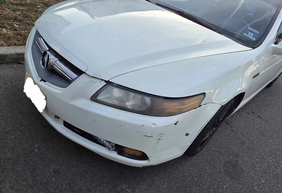 2005 Acura TL 3rd Gen - Image 2 of 11