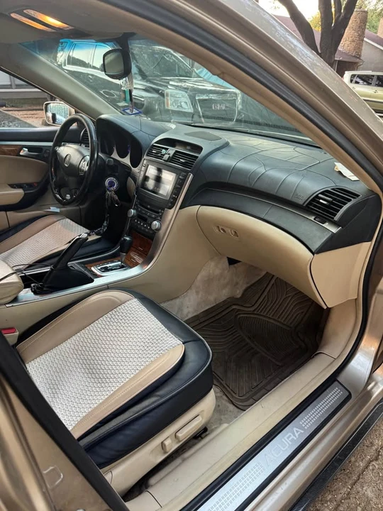 2005 Acura TL 3rd Gen - Image 8 of 12