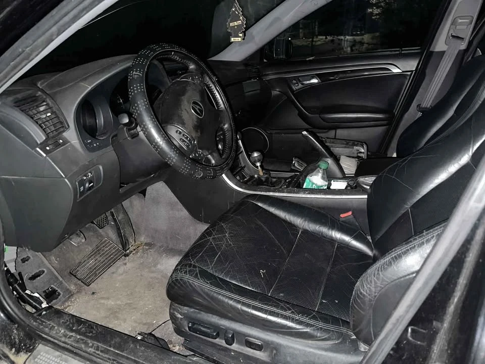 2005 Acura TL 3rd Gen - Image 9 of 15