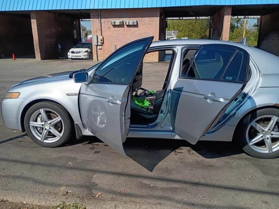 2005 Acura TL 3rd Gen - Image 4 of 6