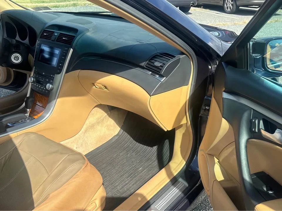 2005 Acura TL 3rd Gen - Image 12 of 15