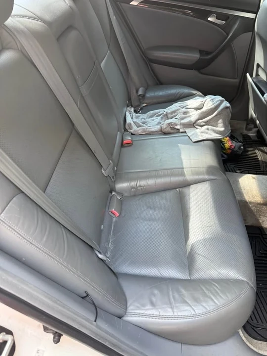 2005 Acura TL 3rd Gen - Image 4 of 8
