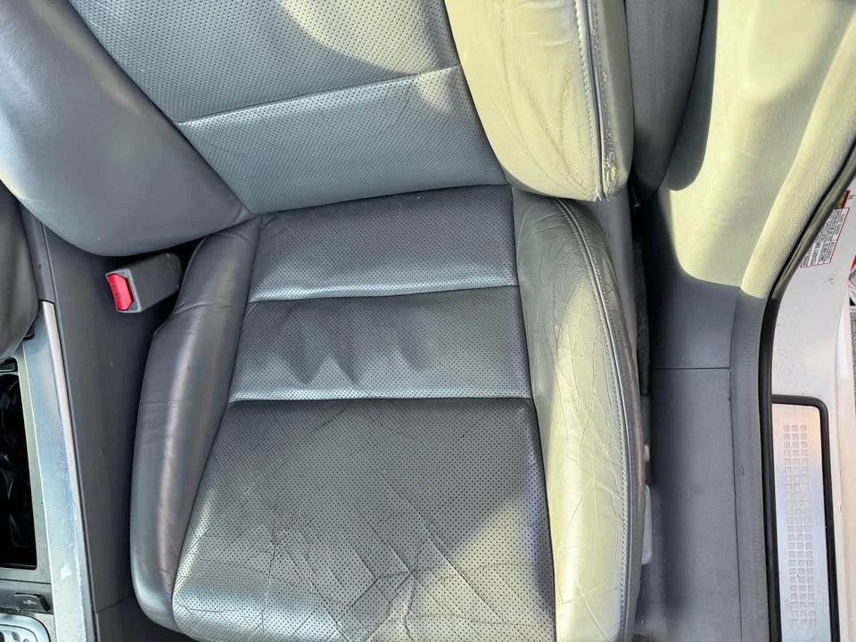 2005 Acura TL 3rd Gen - Image 4 of 6