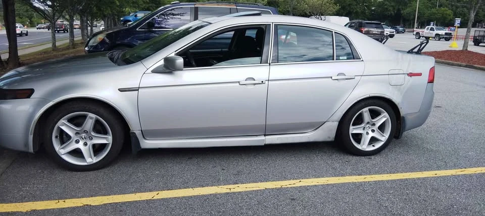 2005 Acura TL 3rd Gen - Image 2 of 10