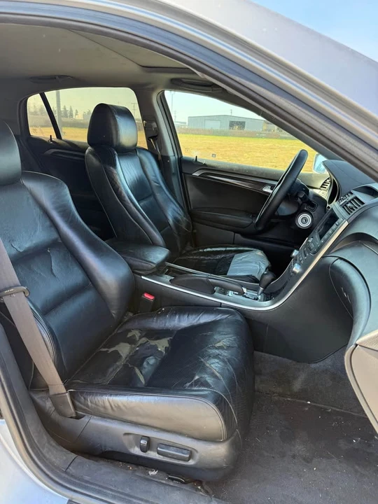 2005 Acura TL 3rd Gen - Image 9 of 10