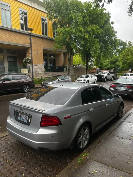 2005 Acura TL 3rd Gen - Image 2 of 3