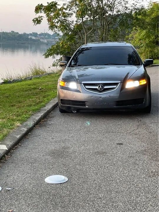 2005 Acura TL 3rd Gen - Image 2 of 3