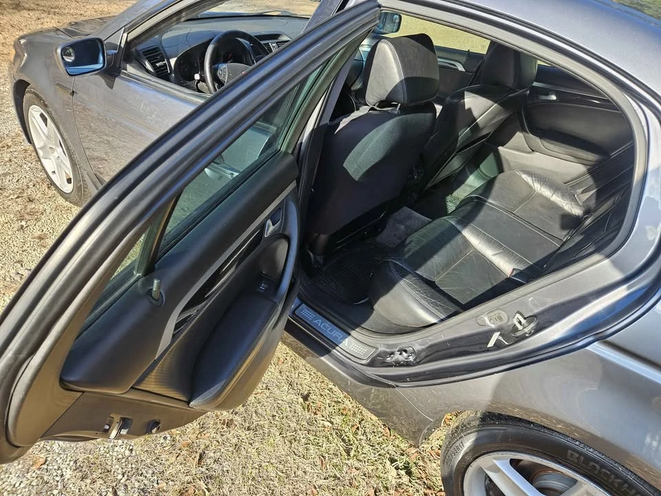2005 Acura TL 3rd Gen - Image 8 of 11