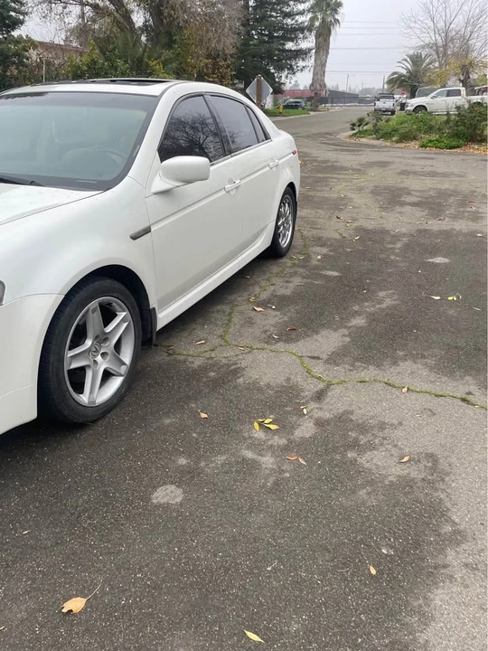 2005 Acura TL 3rd Gen - Image 2 of 3