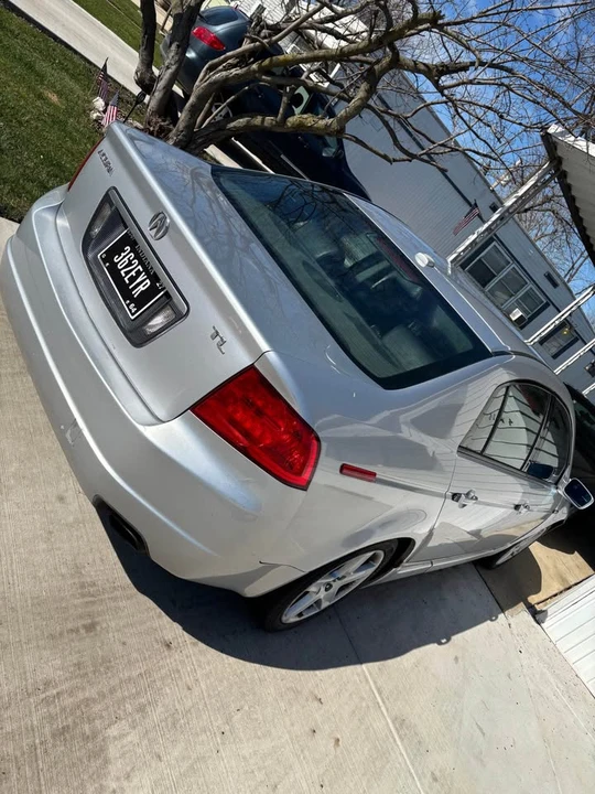 2005 Acura TL 3rd Gen - Image 2 of 9