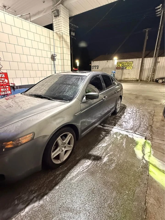 2005 Acura TL 3rd Gen - Image 10 of 12