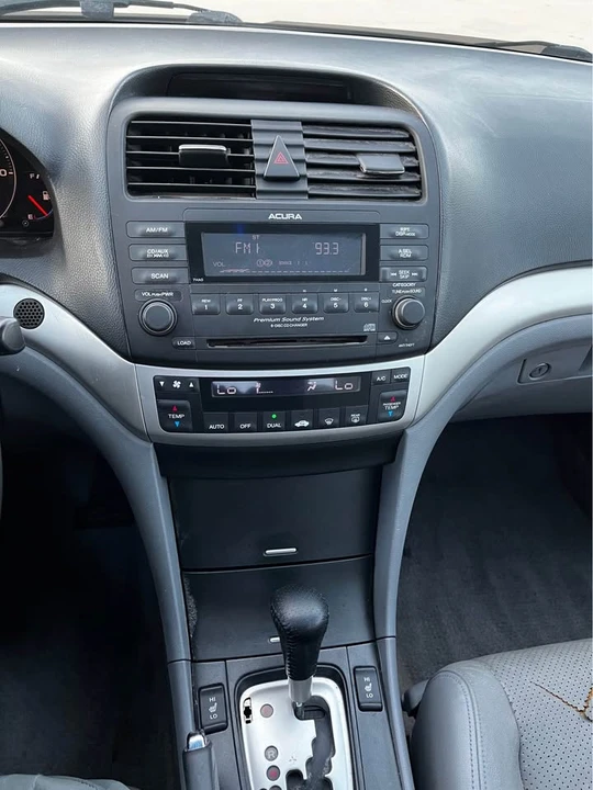 2005 Acura TSX 1st Gen - Image 14 of 17