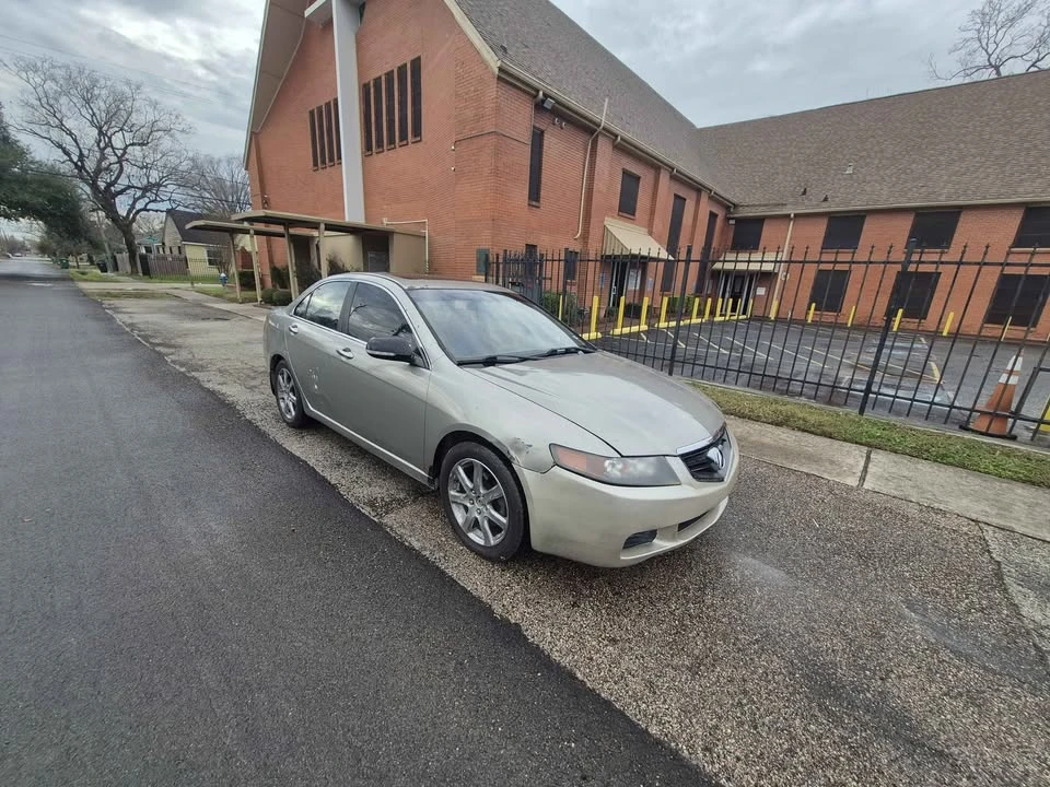 2005 Acura TSX 1st Gen - Image 2 of 17