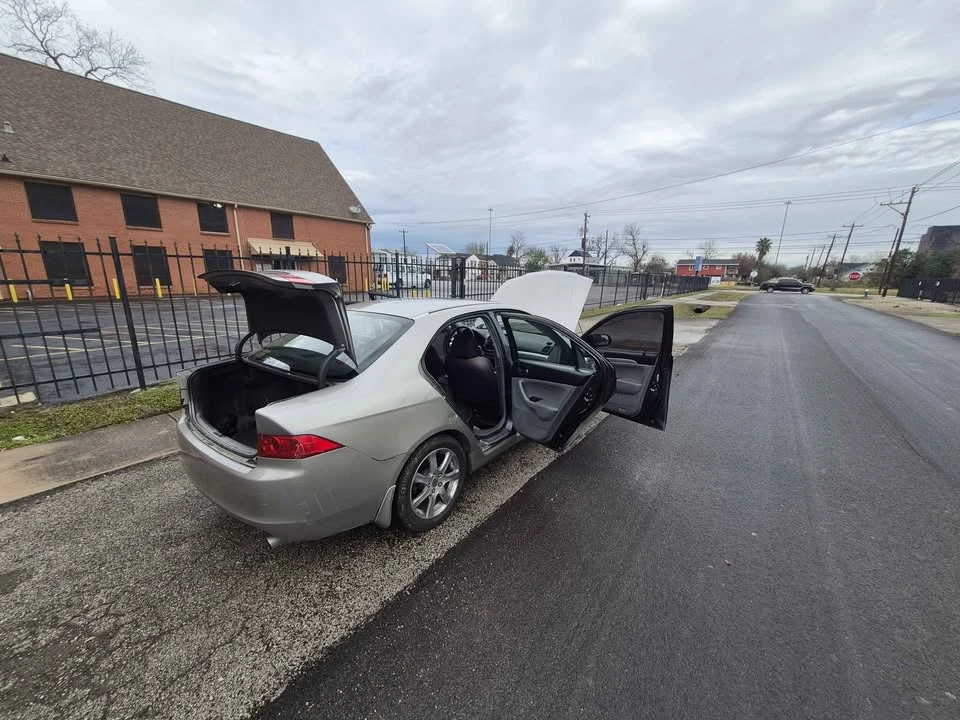 2005 Acura TSX 1st Gen - Image 12 of 17