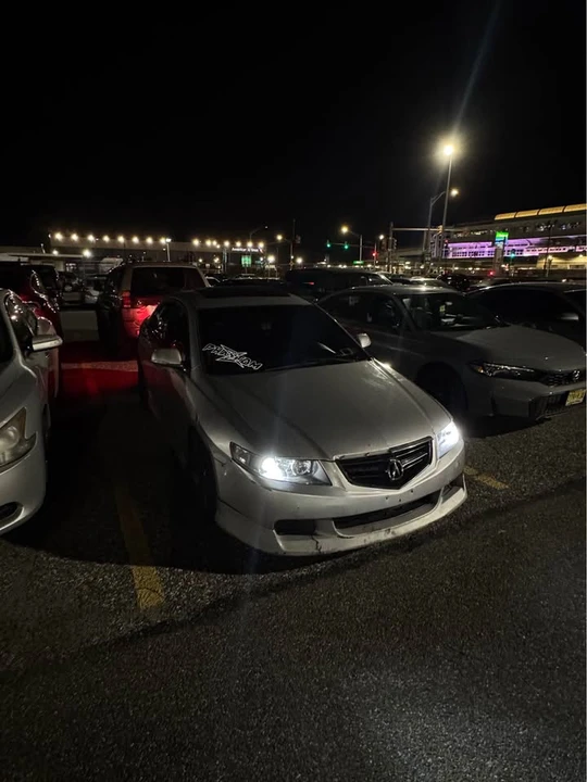2005 Acura TSX 1st Gen - Image 2 of 9
