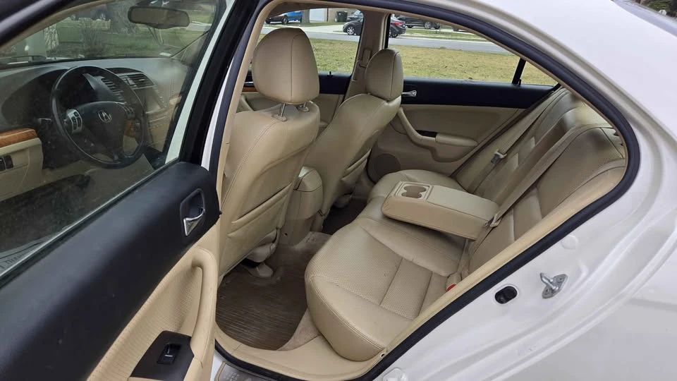 2005 Acura TSX 1st Gen - Image 14 of 18