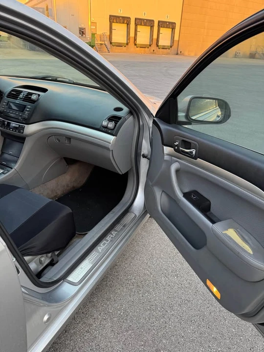 2005 Acura TSX 1st Gen - Image 10 of 16