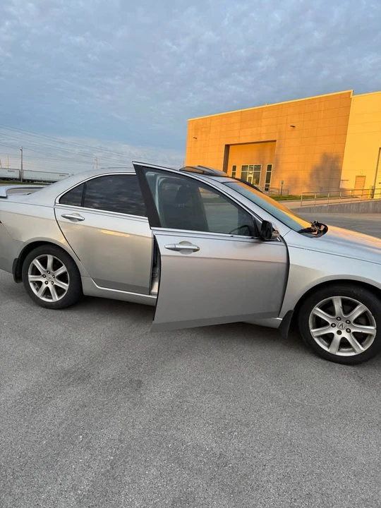 2005 Acura TSX 1st Gen - Image 3 of 16